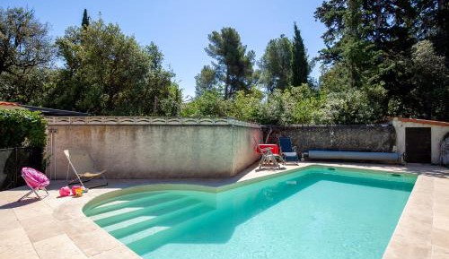 Superior One-Bedroom Apartment