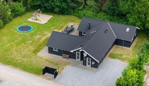 Six-Bedroom Holiday Home