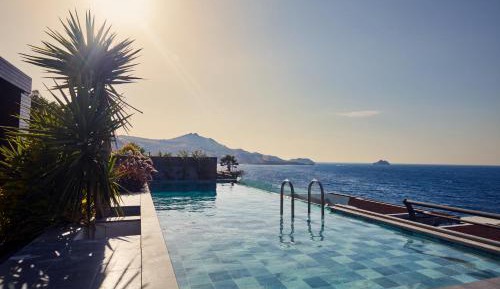 Five Bedrooms Deluxe Villa with Private Pool and SAUNA