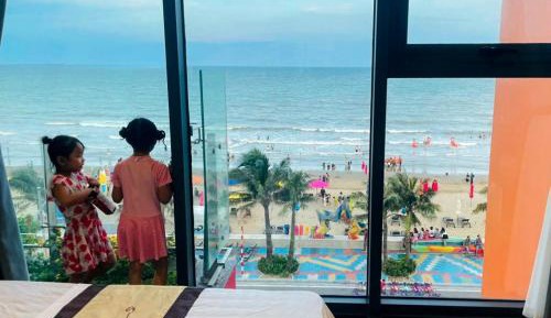 One-Bedroom Apartment with Balcony and Sea View