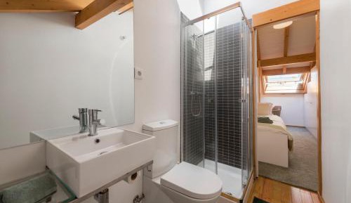 Single Room with Private Bathroom