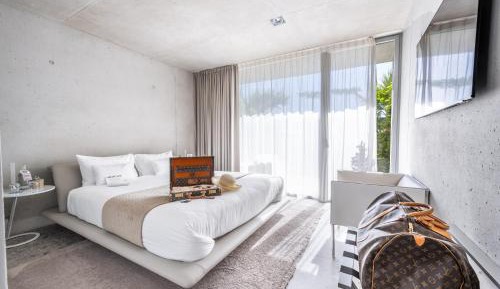 Double Room with Pool View