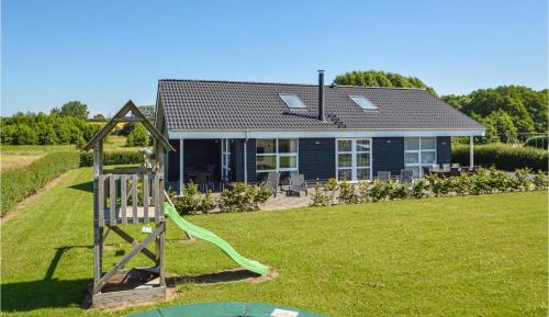 Three-Bedroom Vacation Home 