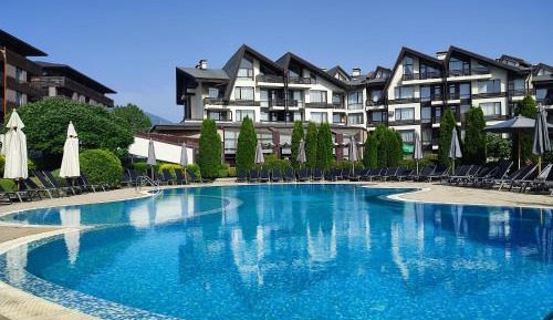 Apartment with Mountain View
