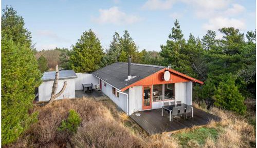 Three-Bedroom Vacation Home 