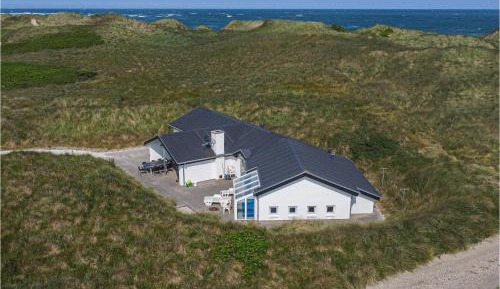 Four-Bedroom Holiday Home