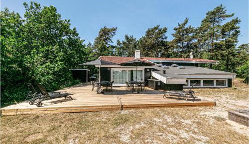 Six-Bedroom Holiday Home
