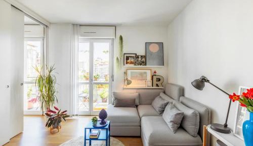 One-Bedroom Apartment with Balcony