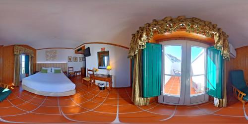 Superior Double Room with Terrace and Mountain View