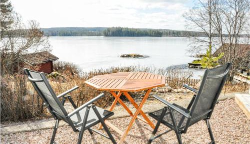 Three-Bedroom Holiday Home 