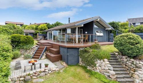 Three-Bedroom Holiday Home 
