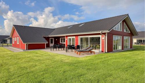 Six-Bedroom Holiday Home