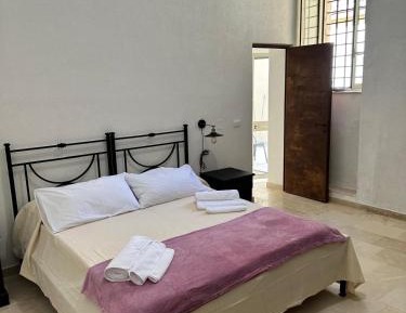 Deluxe Room (2 Adults + 1 Child)