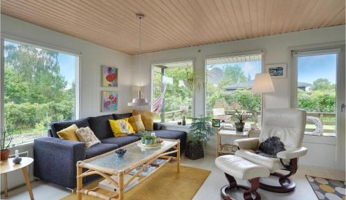 Three-Bedroom Holiday Home 