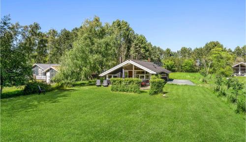 Three-Bedroom Holiday Home 