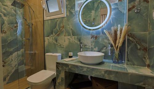 Deluxe One-Bedroom Apartment with City View