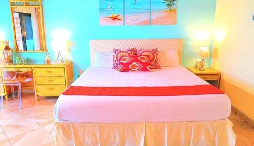 One-Bedroom Apartment with Sea View and Balcony