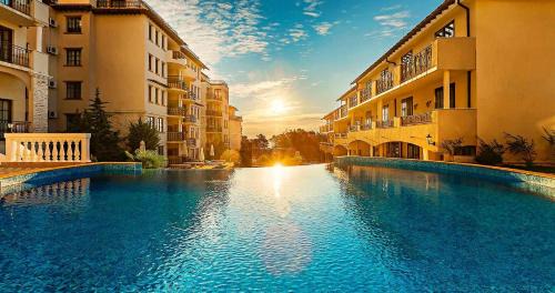 One-Bedroom Apartment with Balcony
