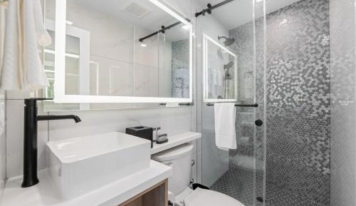 Tower King Riverview Room