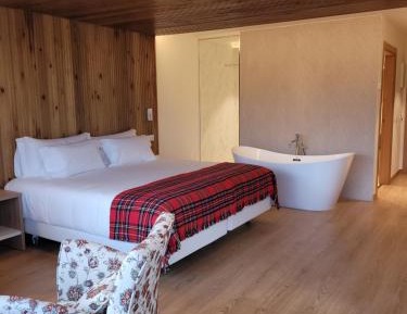 Suite with Mountain View