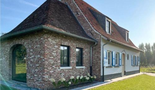 Three-Bedroom Holiday Home 