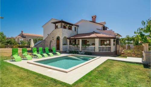 Four-Bedroom Holiday Home