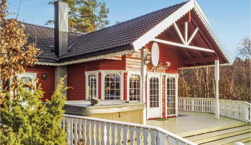 Three-Bedroom Holiday Home 