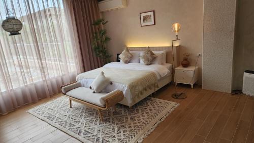 Superior Queen Room