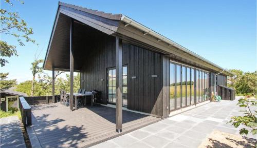 Three-Bedroom Holiday Home 