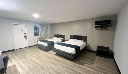 Queen Room with Two Queen Beds - Non-Smoking