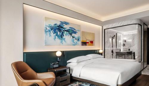 1 King Bed