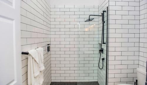 Queen Room with Spa Bath