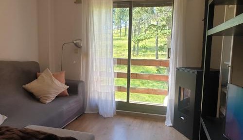 Apartment with Mountain View