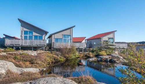 House (7 Adults and pets)