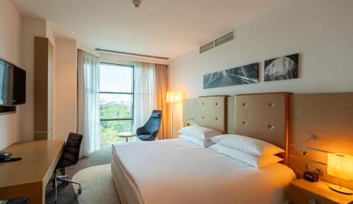 One-Bedroom King Suite