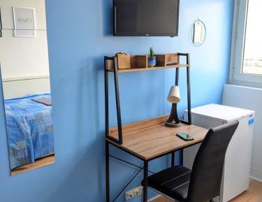 Single Room with Shared Bathroom