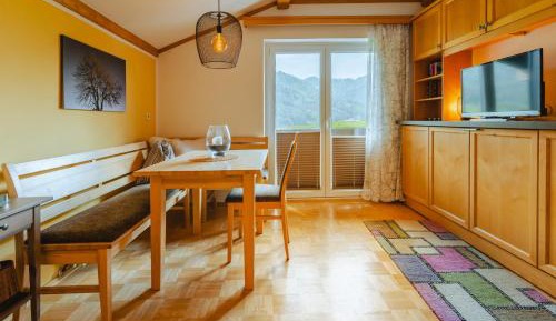 Apartment (2 Adults + 1 Child) with Lake View