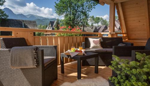 Suite with Mountain View