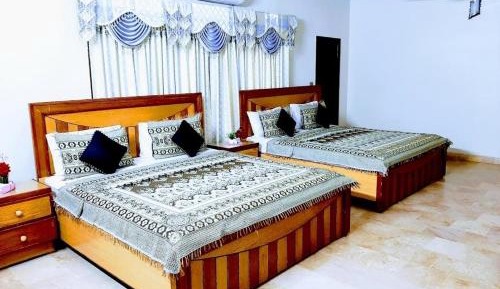 Deluxe Family Suite