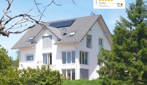 Apartment with Mountain View