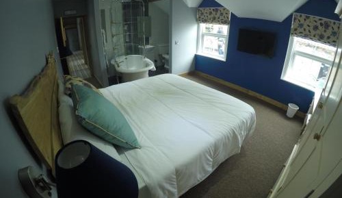 Four-Bedroom Apartment