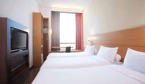 Standard Triple Room with 3 Single Beds