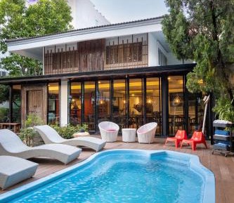 Five-Bedroom Villa with Private Pool and Garden