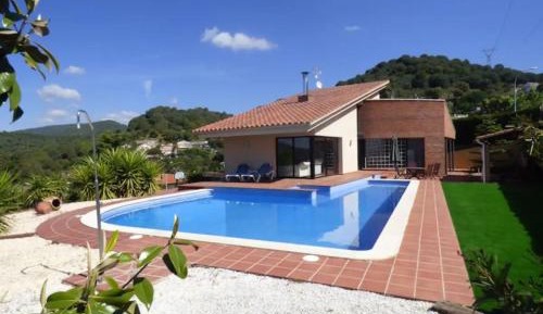Villa with Garden View