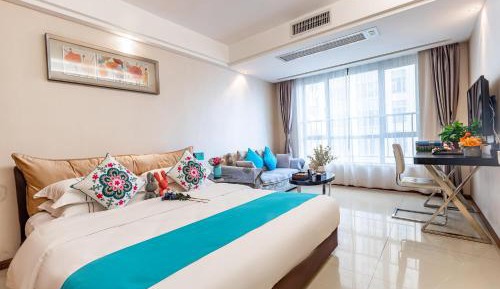 Queen Room with City View