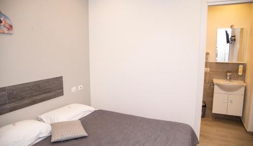 Standard Single Room with Shower