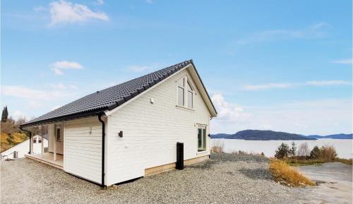 Four-Bedroom Holiday Home