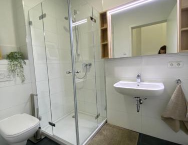 Apartment with Shower