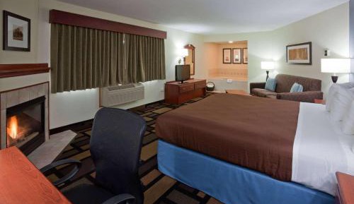 Luxury Studio Suite with King Bed - Non-Smoking