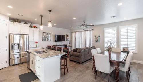 Three-Bedroom Holiday Home 